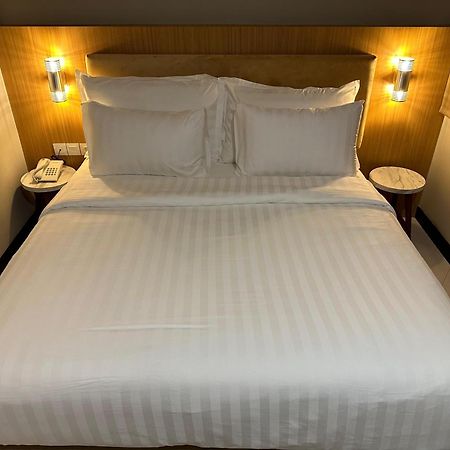 D'Primahotel Jemursari Сурабая Екстер'єр фото